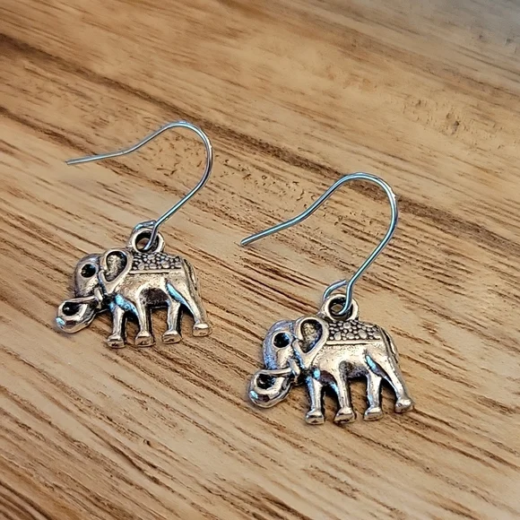 Dainty Elephant Dangle Earrings - Picture 3 of 4